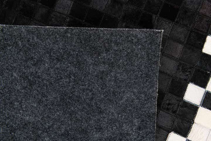 5' x 7' 10 Cowhide Stocks Rug
