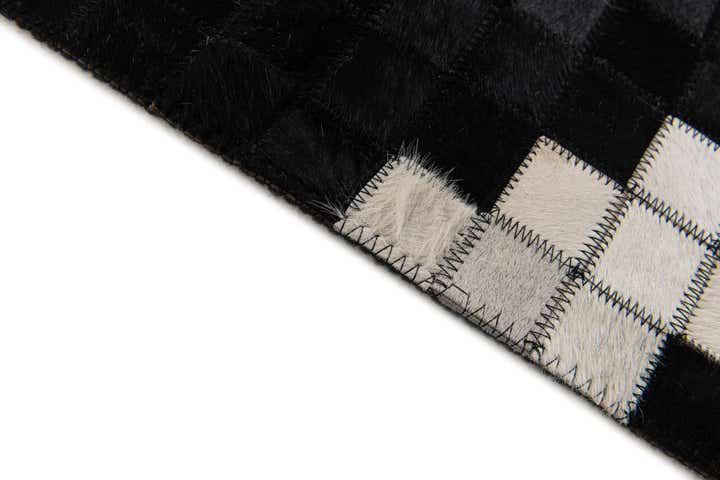 5' 2 x 8' Cowhide Stocks Rug