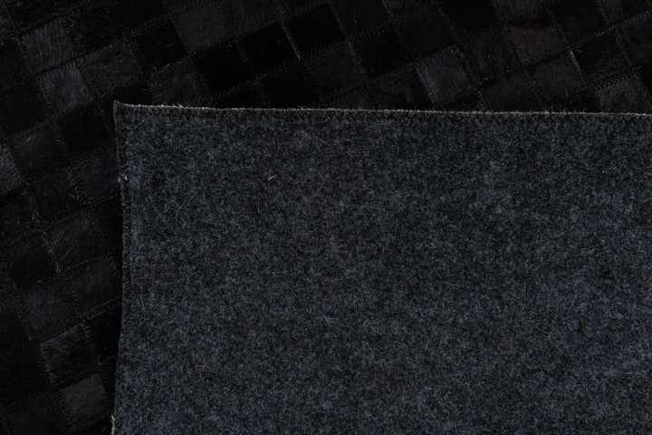 5' 2 x 8' Cowhide Stocks Rug