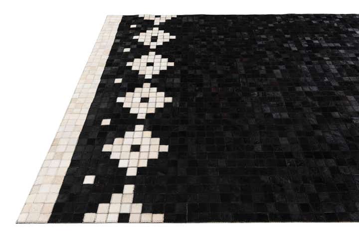 5' 2 x 8' Cowhide Stocks Rug