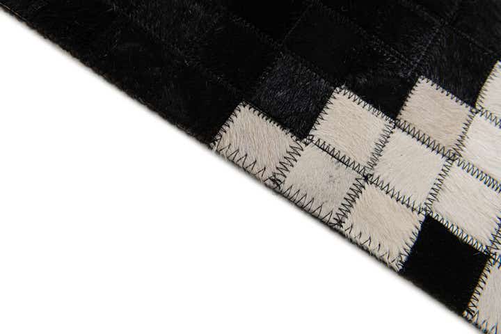 5' 2 x 8' Cowhide Stocks Rug