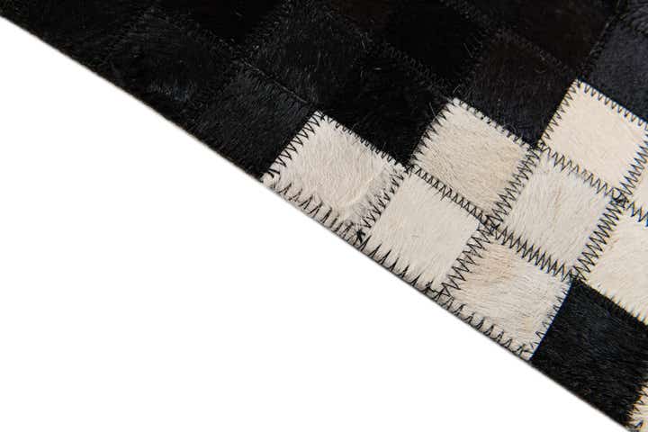 5' 1 x 8' Cowhide Stocks Rug