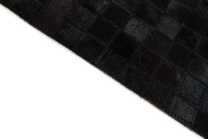 5' x 8' Cowhide Stocks Rug