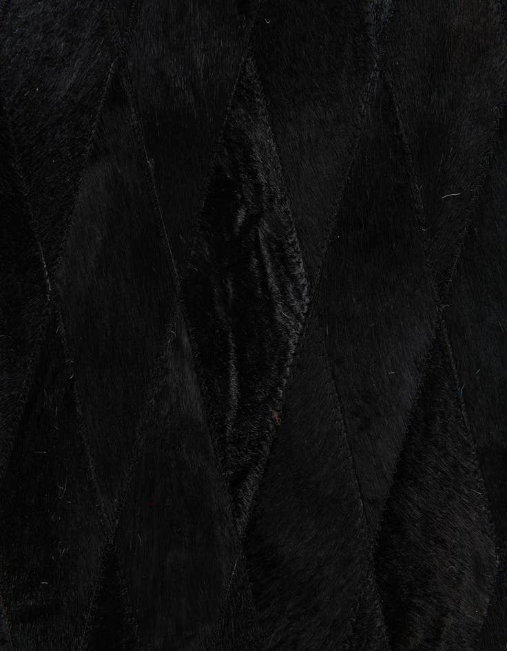 Detail image of 6' 6 x 9' 8 Cowhide Stocks Rug