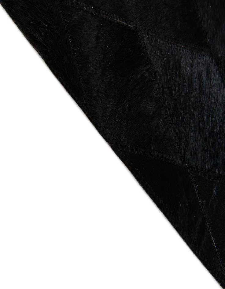 Detail image of 6' 7 x 9' 9 Cowhide Stocks Rug