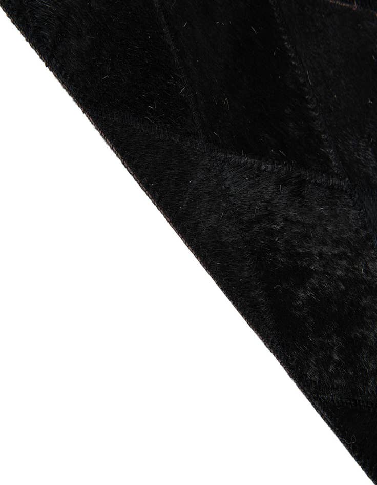 Detail image of 6' 5 x 9' 9 Cowhide Stocks Rug