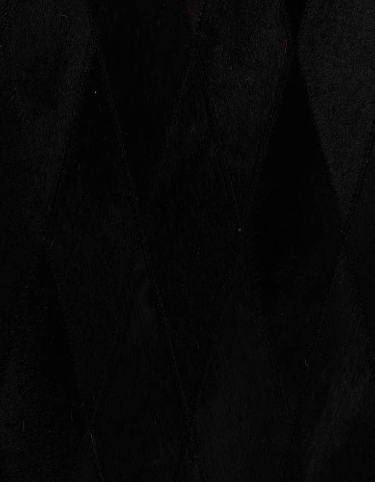 Detail image of 4' 7 x 6' 6 Cowhide Stocks Rug