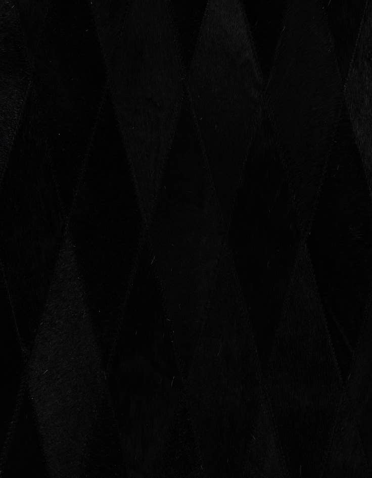 Detail image of 4' 7 x 6' 7 Cowhide Stocks Rug