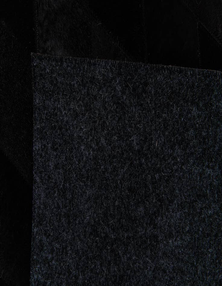 Detail image of 4' 7 x 6' 7 Cowhide Stocks Rug