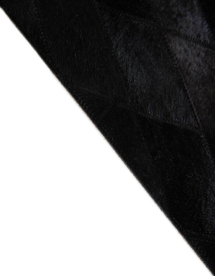 Detail image of 4' 7 x 6' 8 Cowhide Stocks Rug