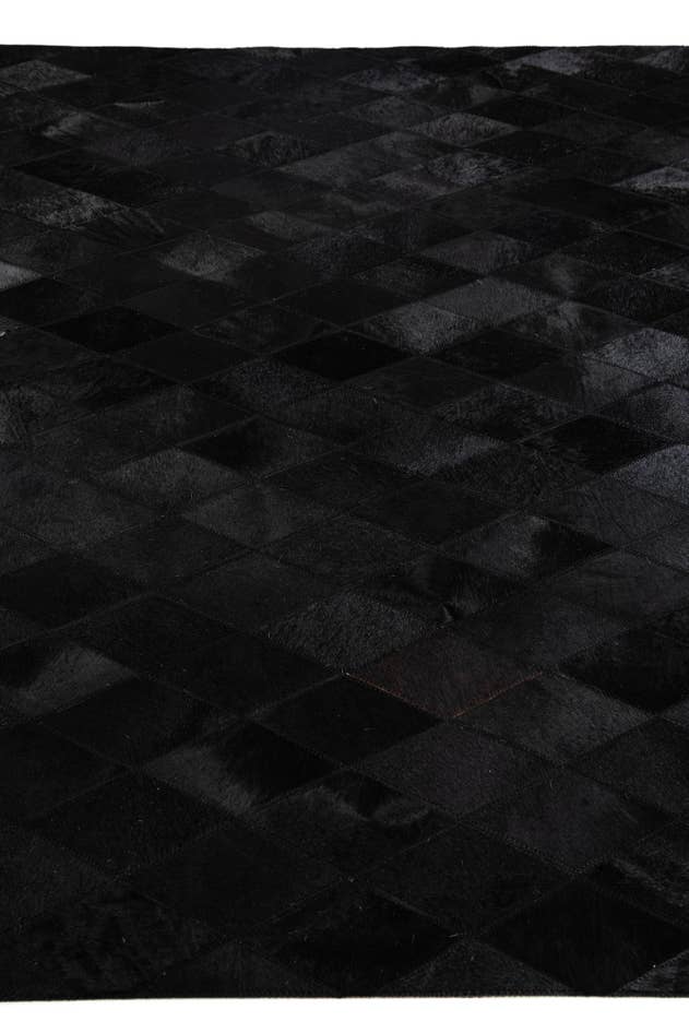 Detail image of 4' 7 x 6' 8 Cowhide Stocks Rug