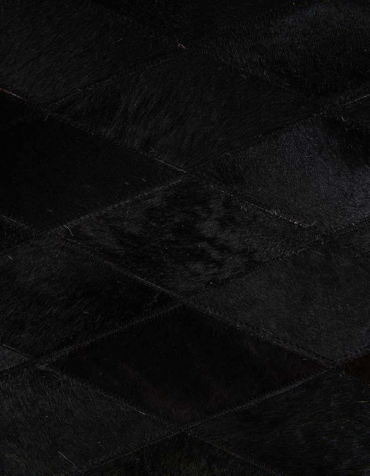 Detail image of 4' 8 x 6' 7 Cowhide Stocks Rug