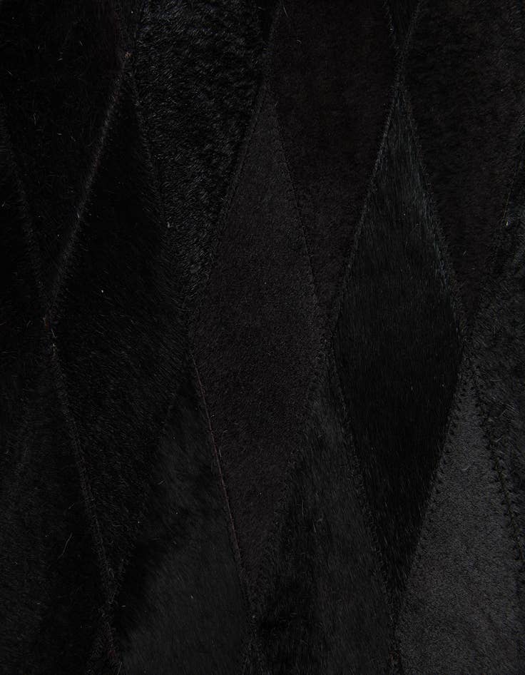 Detail image of 4' x 5' 10 Cowhide Stocks Rug