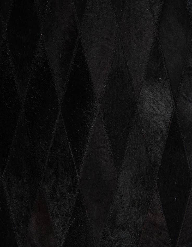 Detail image of 4' x 5' 10 Cowhide Stocks Rug