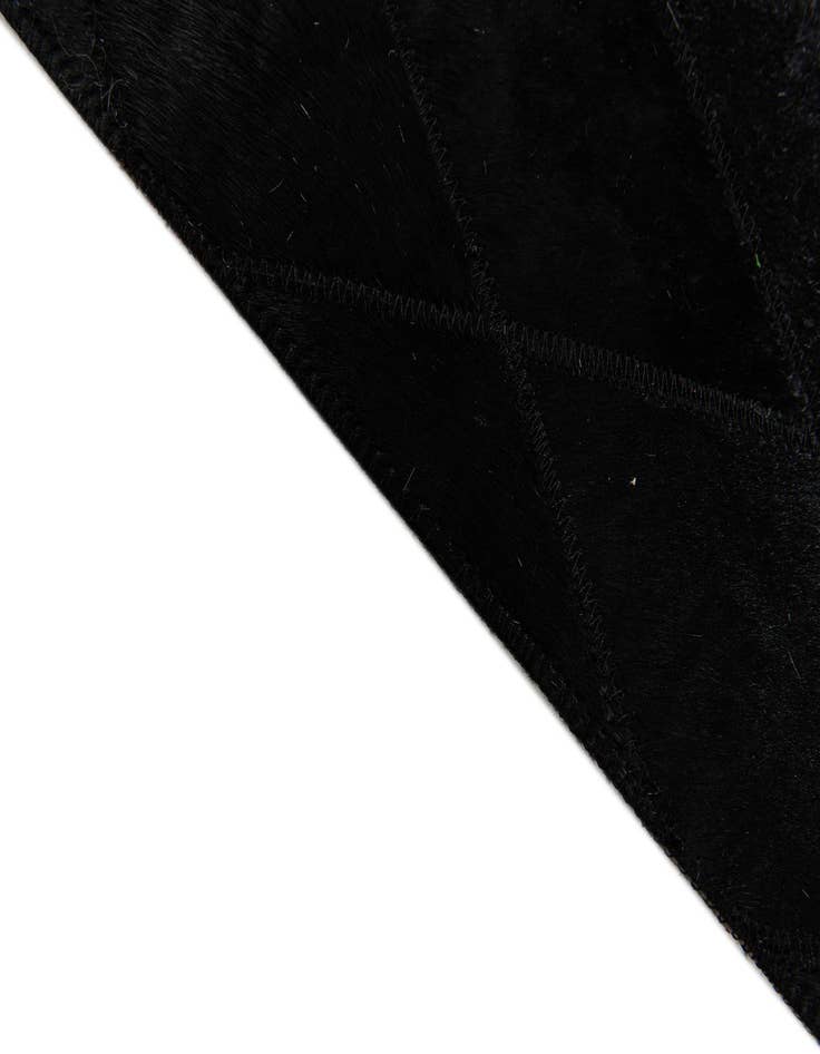 Detail image of 3' 11 x 5' 11 Cowhide Stocks Rug