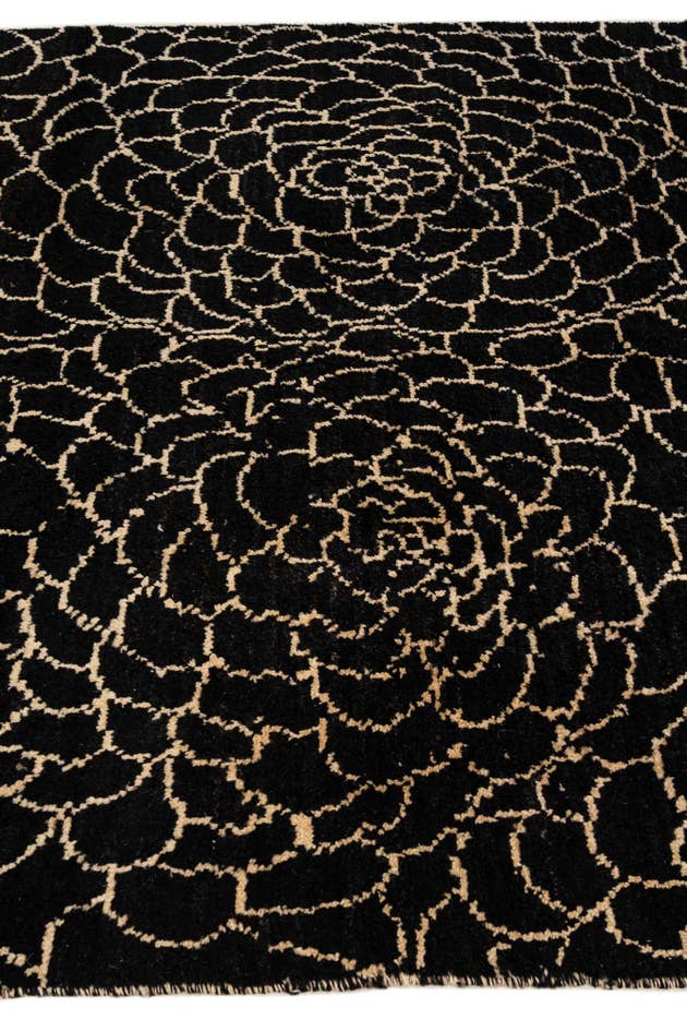 Detail image of 5' 8 x 8' 1 Hand Knotted Darya Wool Rug