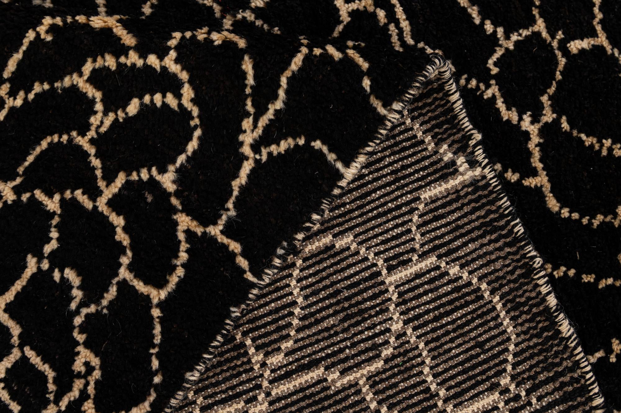 5' 8 x 8' 1 Hand Knotted Darya Wool Rug