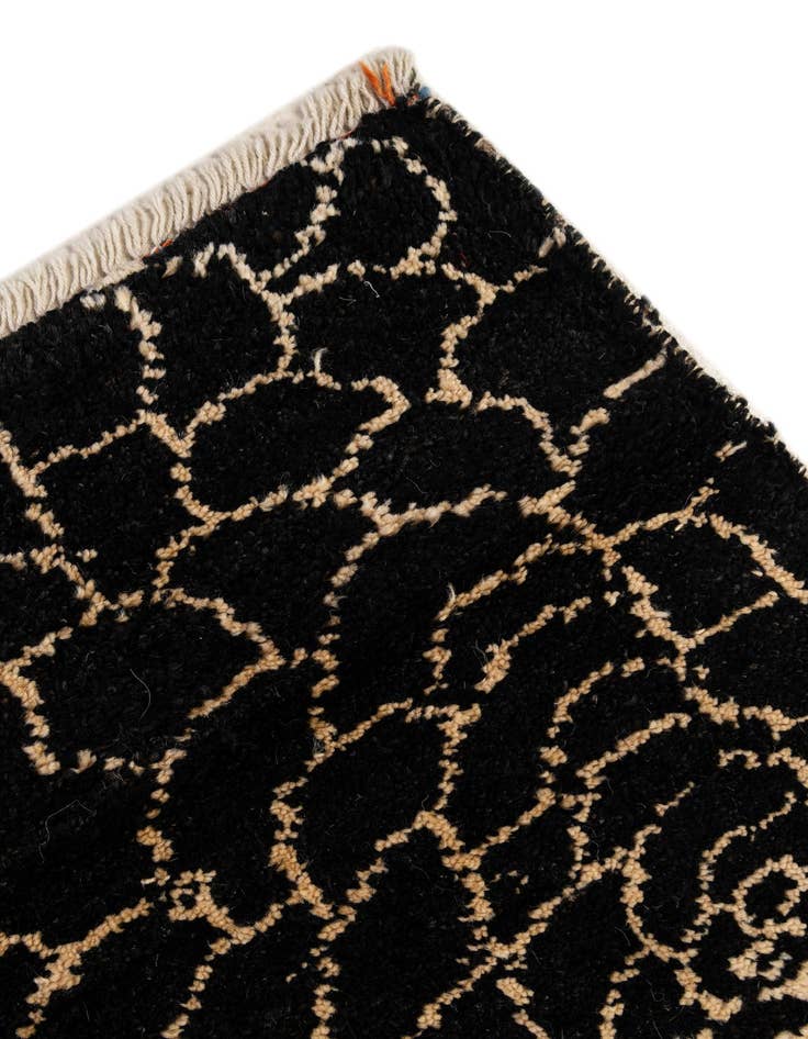 Detail image of 5' 8 x 8' 1  Hand Knotted Darya Wool Rug