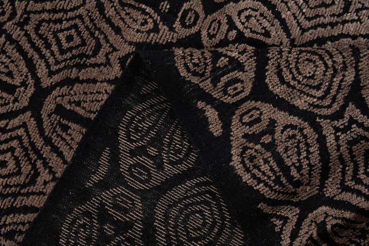 Detail image of 8' 2 x 10' 6 Hand Knotted Darya Wool Rug