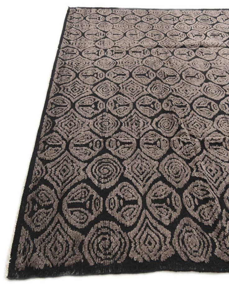 Detail image of 9' 6 x 13' 6  Hand Knotted Darya Wool Rug