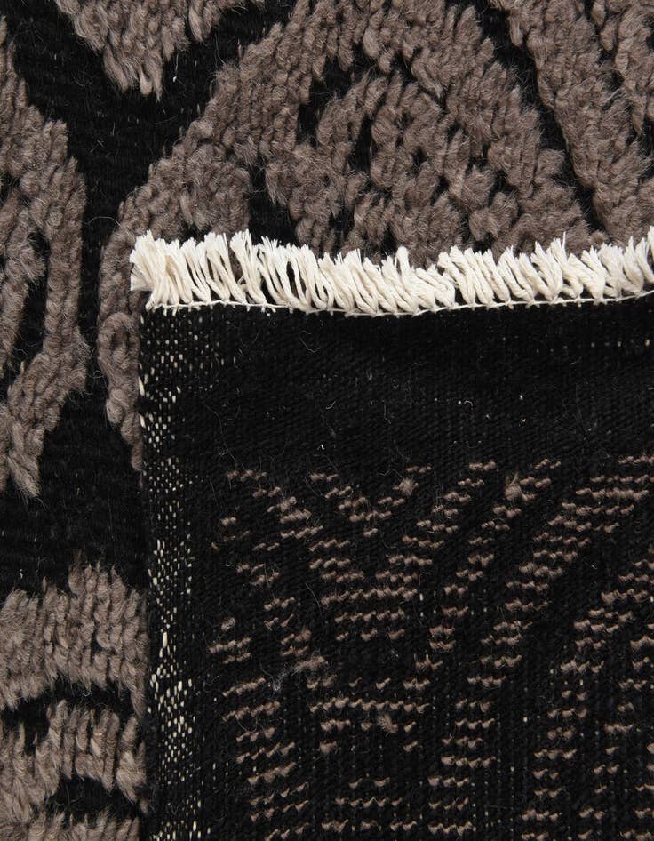 Detail image of 9' 6 x 13' 6  Hand Knotted Darya Wool Rug