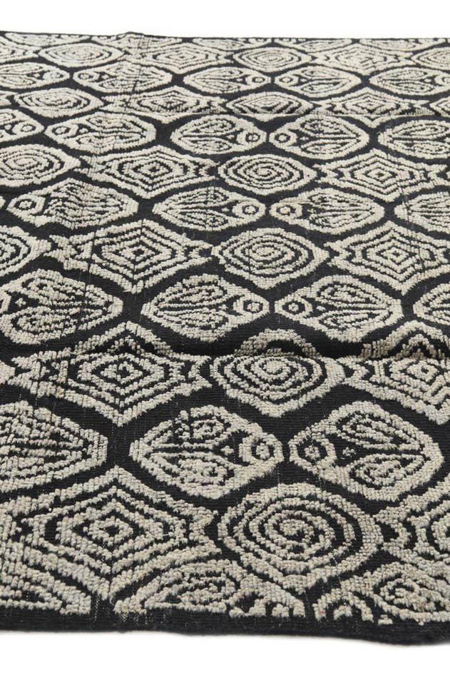 Detail image of 8' x 10' 2 Hand Knotted Darya Wool Rug