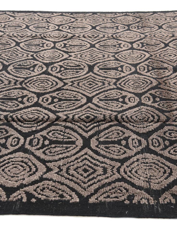 Detail image of 8' x 10' 2  Hand Knotted Darya Wool Rug