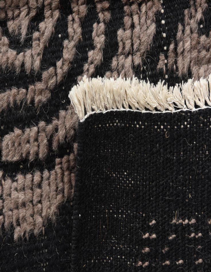 Detail image of 8' x 10' 2  Hand Knotted Darya Wool Rug