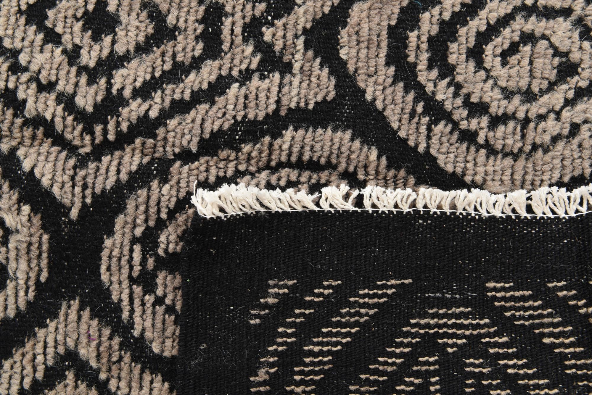 8' x 10' 3 Hand Knotted Darya Wool Rug