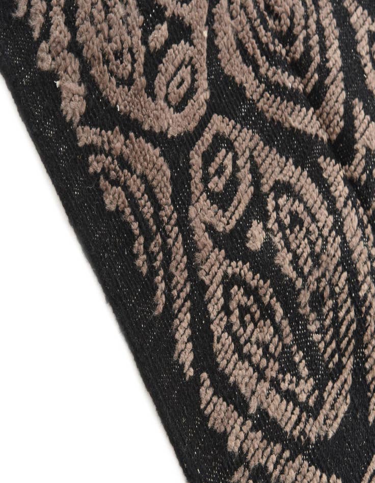 Detail image of 6' 3 x 9' 9  Hand Knotted Darya Wool Rug