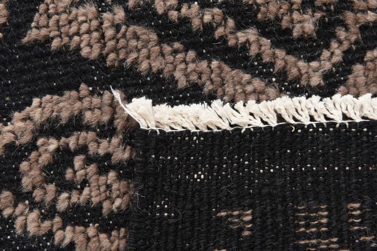 Detail image of 6' 3 x 9' 9 Hand Knotted Darya Wool Rug