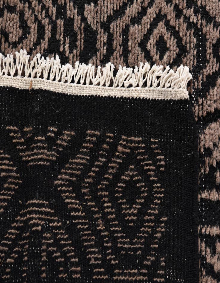 Detail image of 9' 4 x 12' 7  Hand Knotted Darya Wool Rug