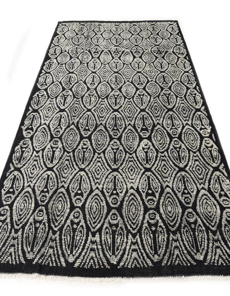 Detail image of 8' 6 x 10' 2  Hand Knotted Darya Wool Rug