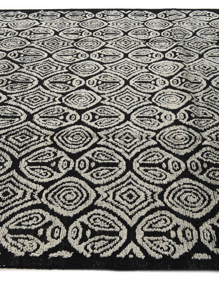 Detail image of 8' 6 x 10' 2  Hand Knotted Darya Wool Rug