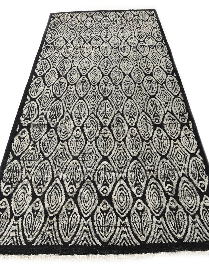 Detail image of 8' 5 x 9' 5  Hand Knotted Darya Wool Rug