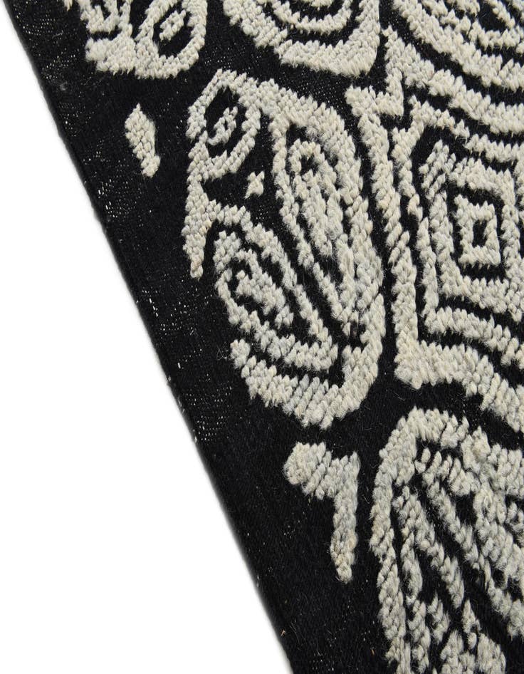 Detail image of 8' 5 x 9' 5  Hand Knotted Darya Wool Rug