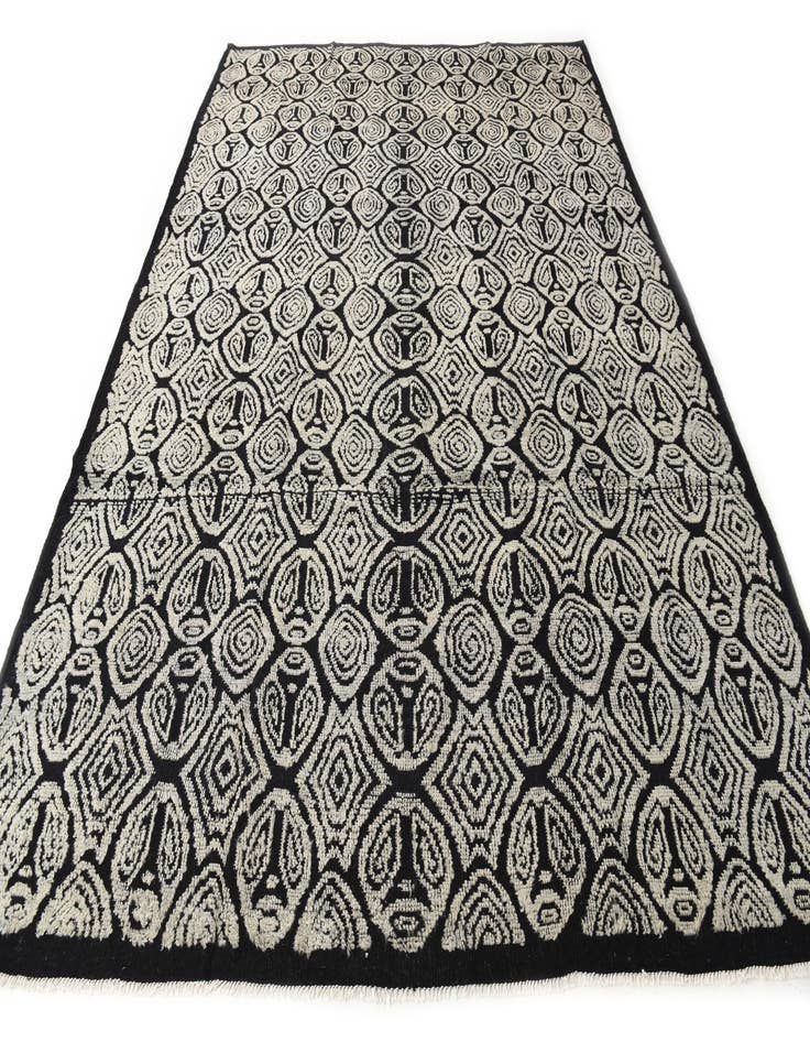 Detail image of 9' 1 x 12' 4 Hand Knotted Darya Wool Rug