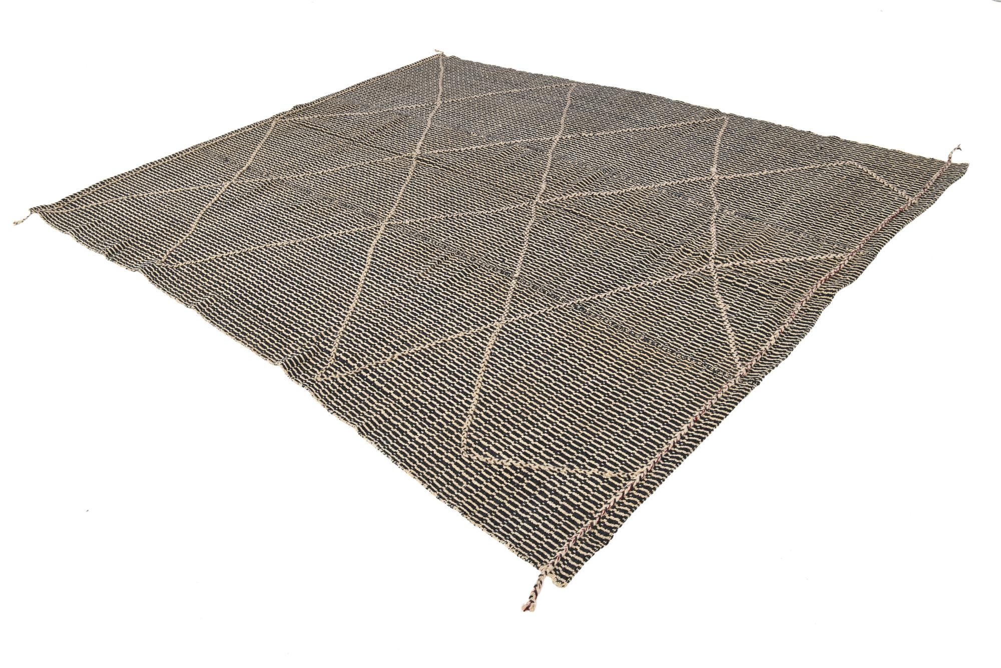 7' 9 x 9' 8 Hand Knotted Darya Wool Rug