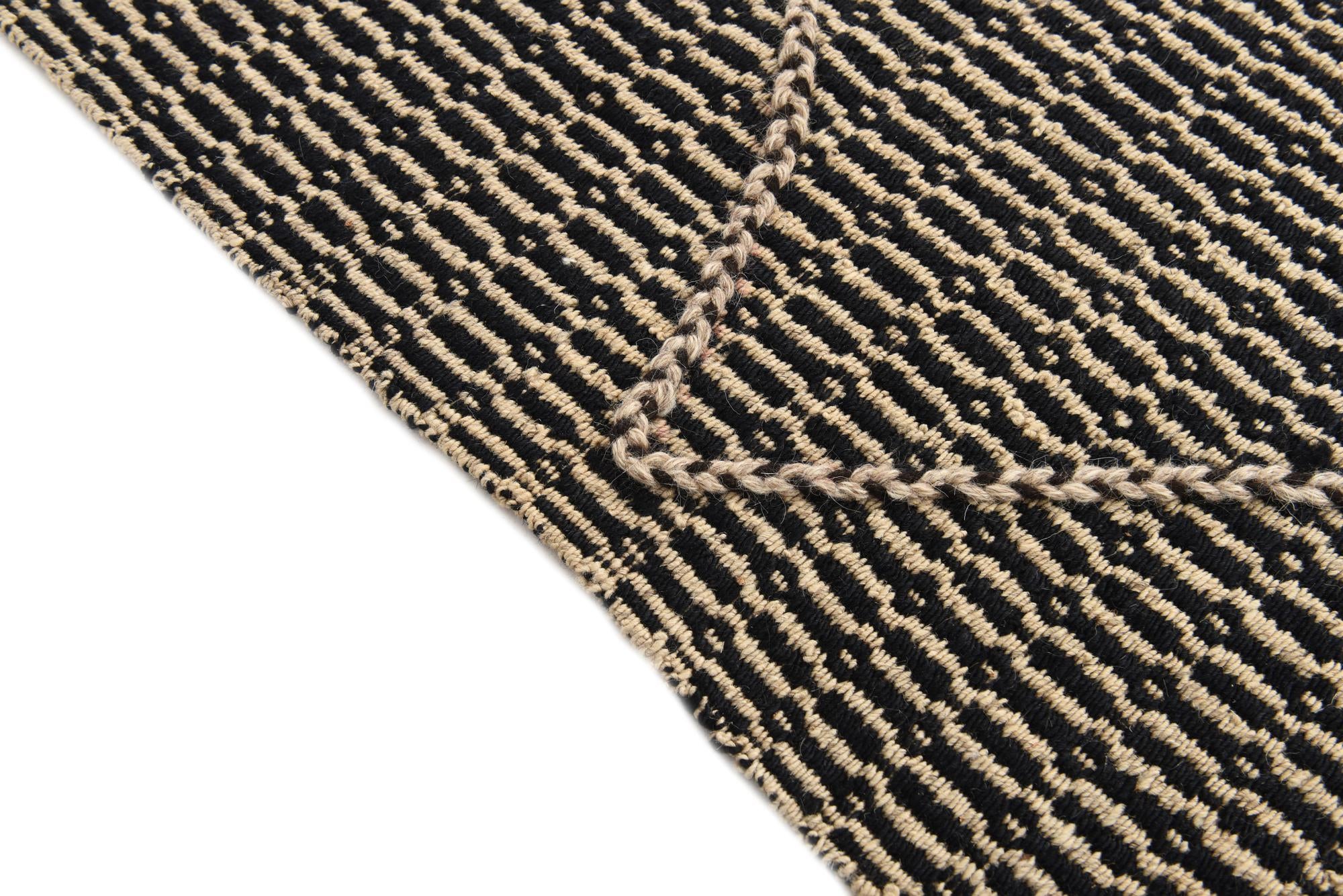 7' 9 x 9' 8 Hand Knotted Darya Wool Rug