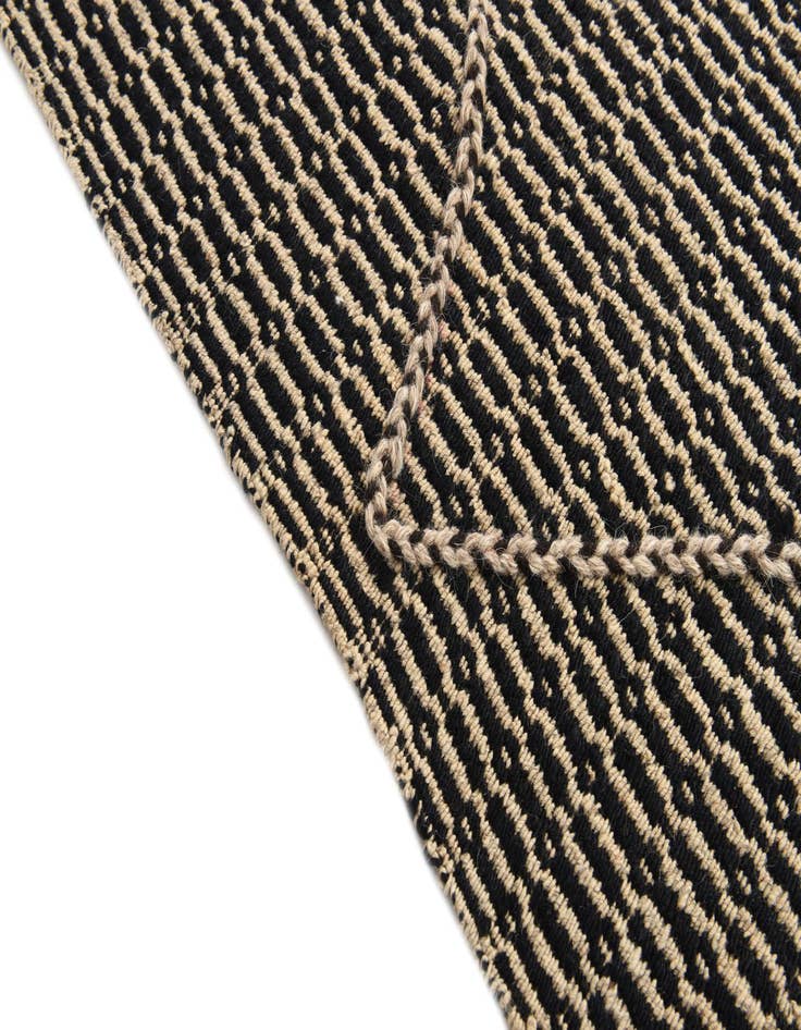 Detail image of 7' 9 x 9' 8  Hand Knotted Darya Wool Rug