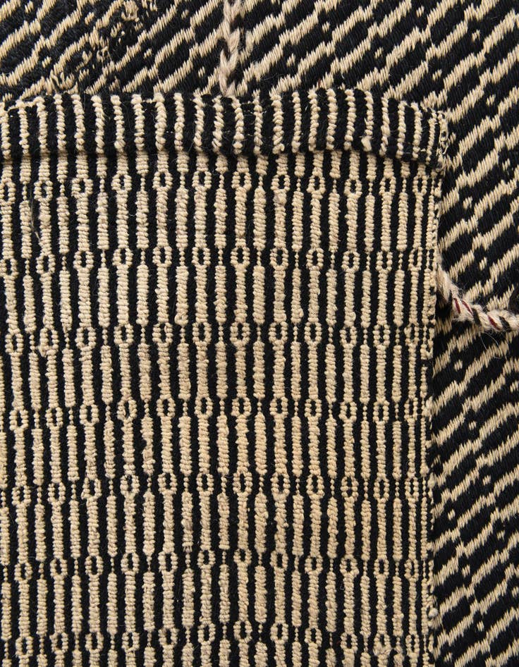 Detail image of 7' 9 x 9' 8  Hand Knotted Darya Wool Rug