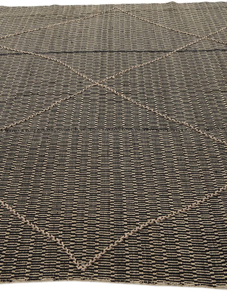 Detail image of 7' 10 x 9' 9  Hand Knotted Darya Wool Rug