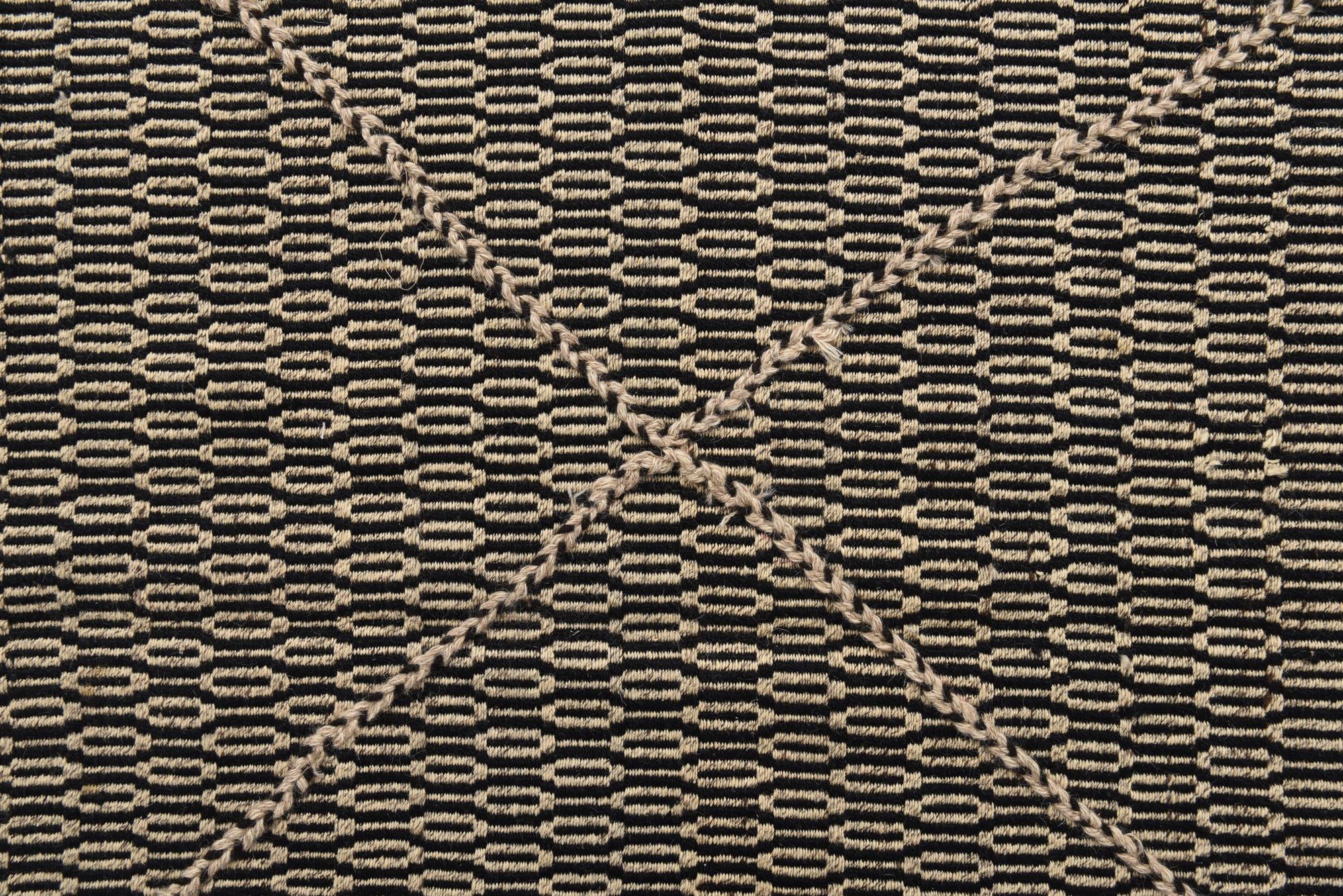 7' 10 x 9' 9 Hand Knotted Darya Wool Rug