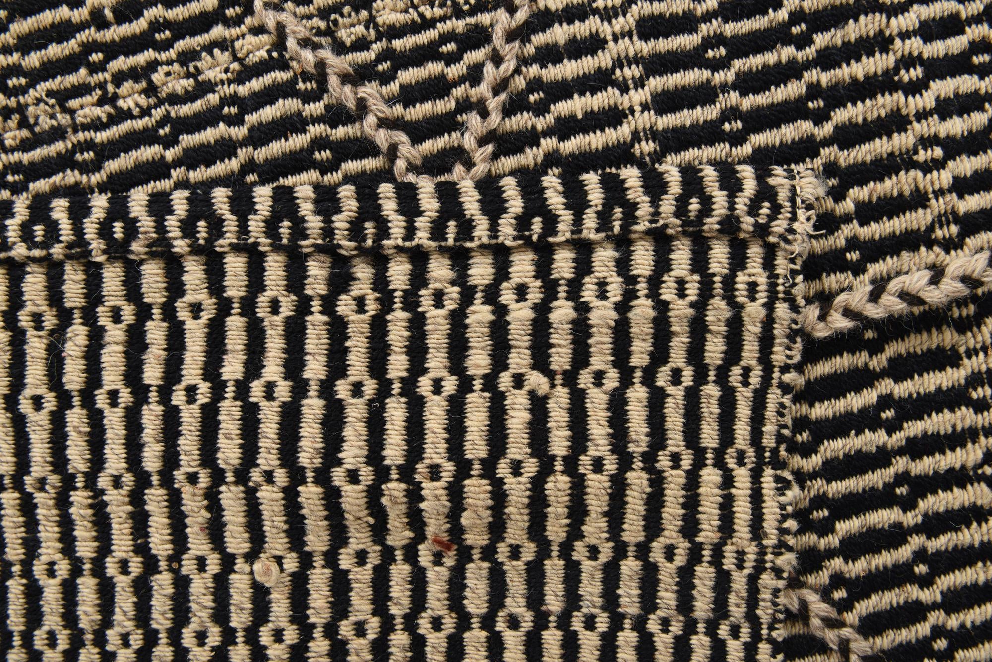 8' x 9' 8 Hand Knotted Darya Wool Rug