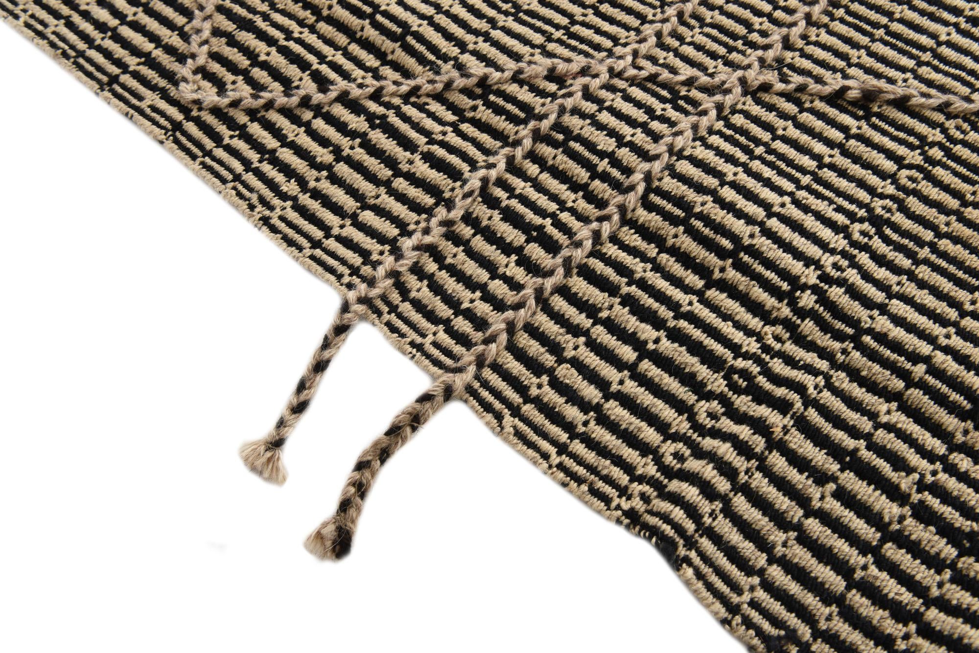 7' 8 x 9' 7 Hand Knotted Darya Wool Rug