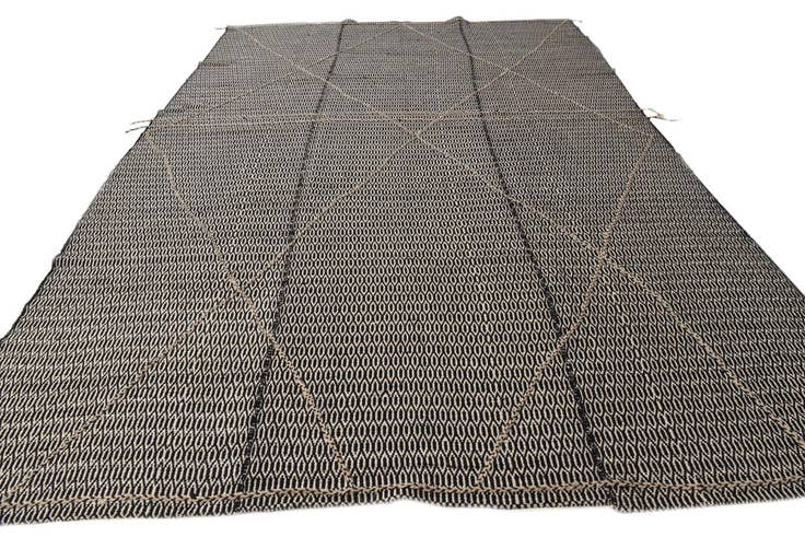 Detail image of 9' 10 x 14' 5 Hand Knotted Darya Wool Rug