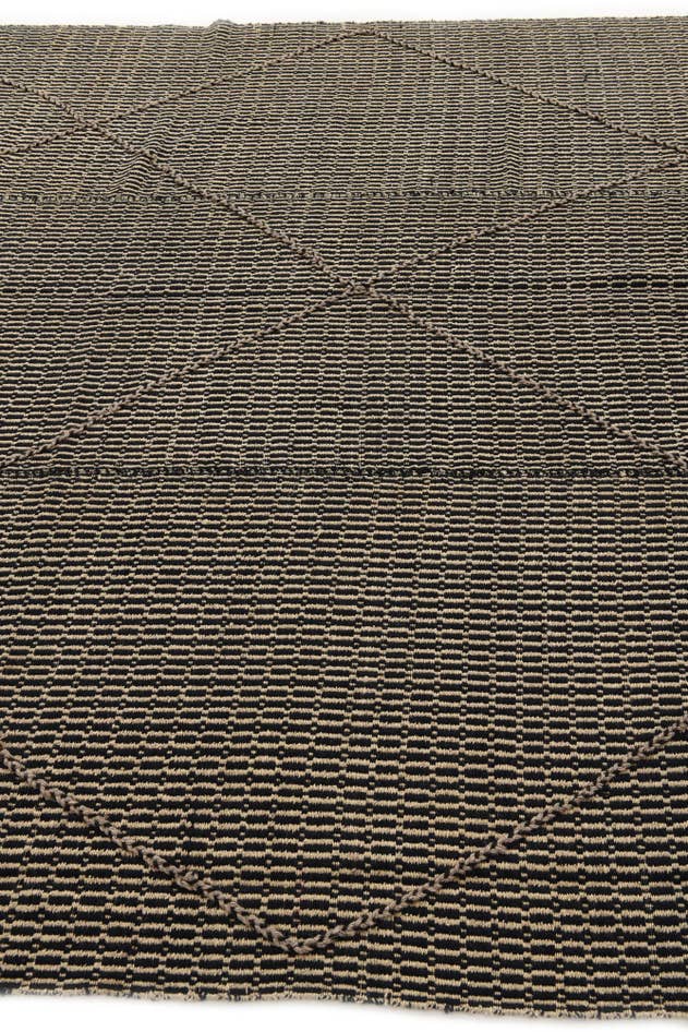 Detail image of 7' 9 x 9' 9 Hand Knotted Darya Wool Rug