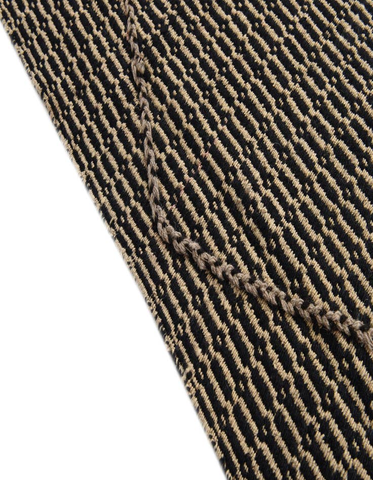 Detail image of 7' 9 x 9' 9 Hand Knotted Darya Wool Rug