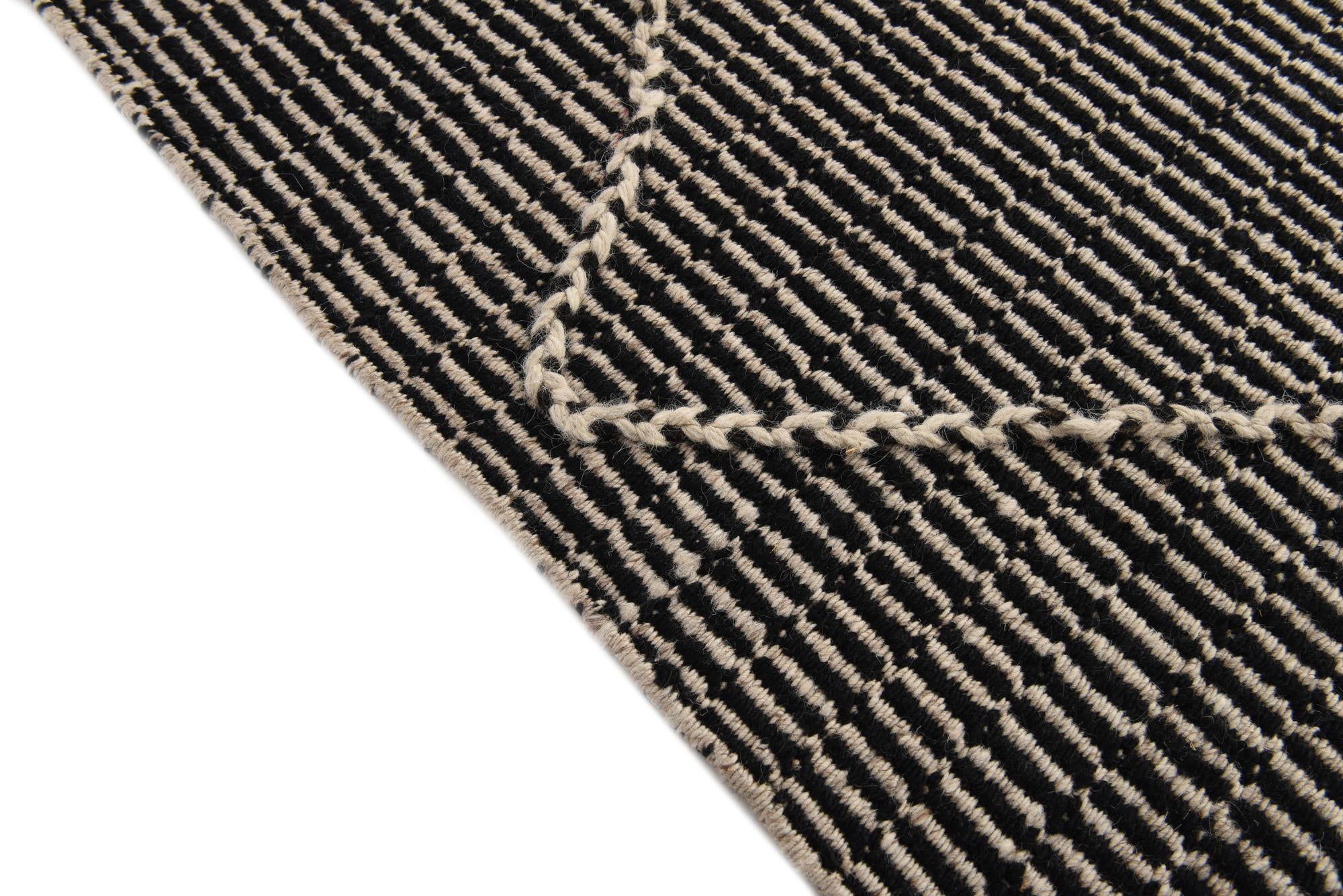 9' 5 x 13' 10 Hand Knotted Darya Wool Rug