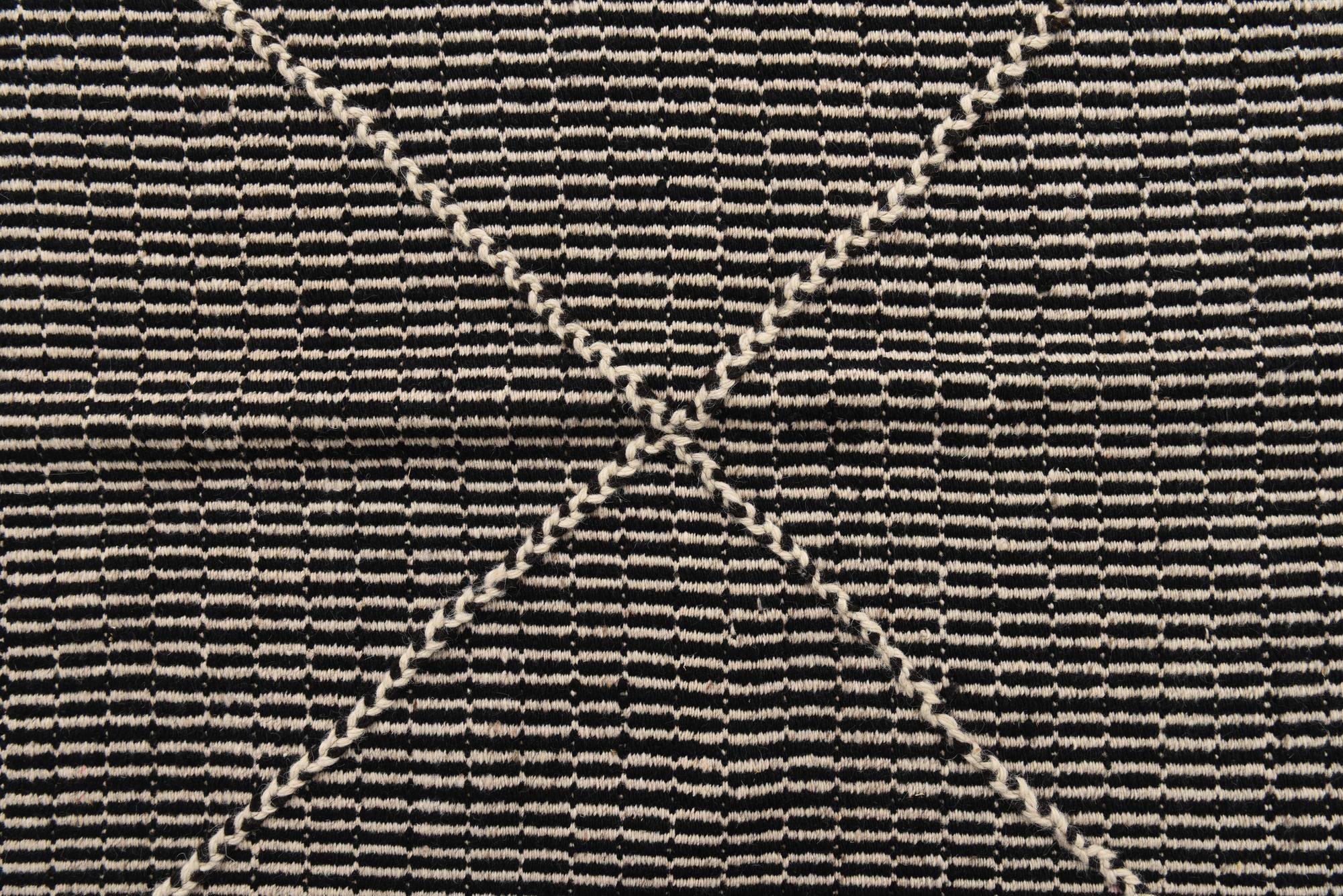 9' 5 x 13' 10 Hand Knotted Darya Wool Rug